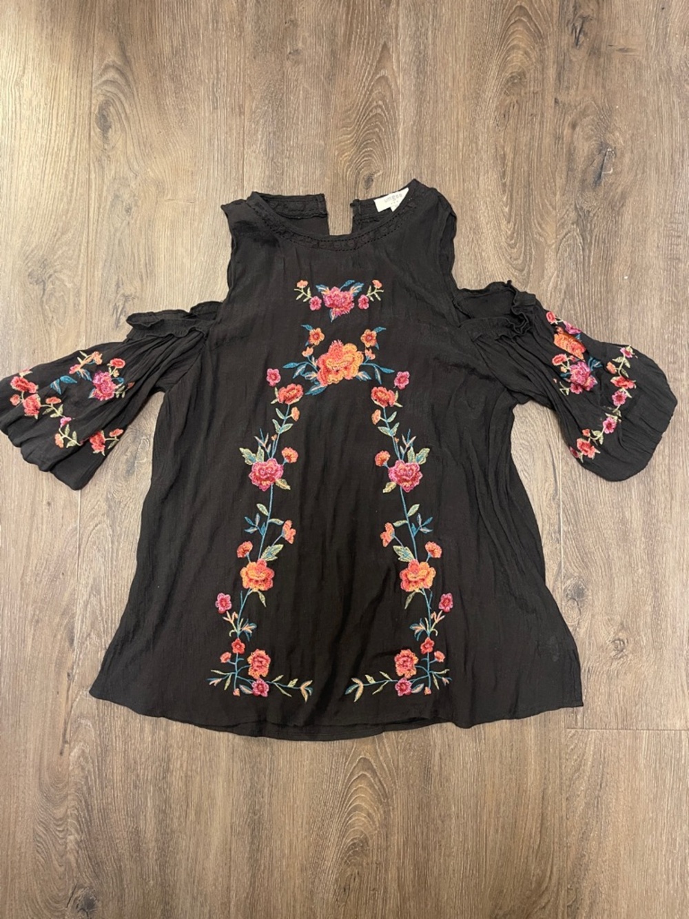 Umgee Black Cold-Shoulder Embroidered Floral Tunic